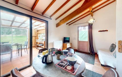 Sainte-Alvere House | Awesome Home In Val De Louyre Et Caude