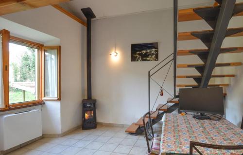Varese Ligure House | Awesome Home In Varese Ligure