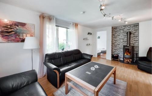 Emmaljunga House | Awesome Home In Vittsjö With Wifi