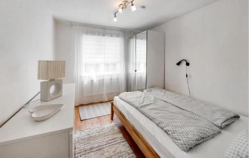 Emmaljunga House | Awesome Home In Vittsjö With Wifi
