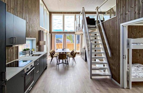 Kviteseid House | Awesome home in Vrådal with lake view