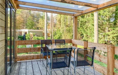 Knikkerdorp House | Awesome Home In Well With Kitchen