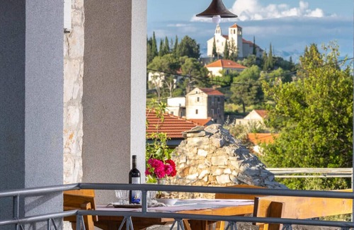 Zastrazisce House | Awesome home in Zastrazisce with WiFi