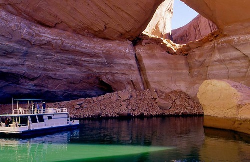 Wahweap Resort | Awesome Lake Powell Escape! Gym, Pool, Free Parking!