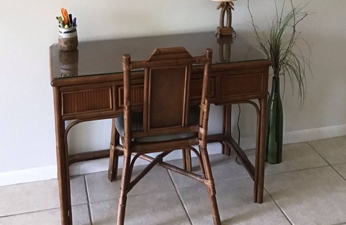 Saint Armands Key Condo | Awesome location, St Armand's condo close to beach and shopping