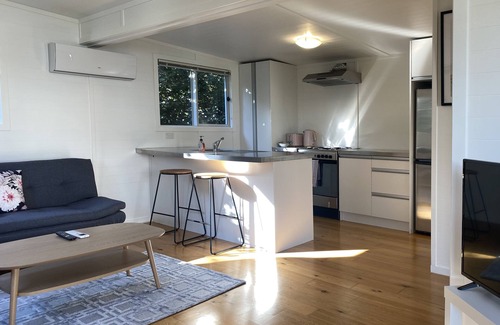 Mount Eden Apartment | Awesome Mt Eden 1BR Unit - Wifi-Carpark