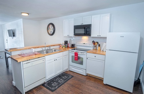 Midtown Apartment | Awesome Place 2br/2ba Near Downtown and Riverwalk