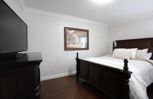 Hermosa Village House | Awesome Pool Home 1/4 Mile To Disney Tram on Magic Way