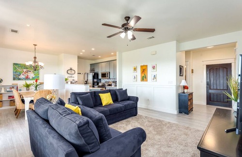 Jonestown Condo | Awesome remodeled Villa at Hollows Resort, great Lake & Hill Country view, Pools, Fitness Center!