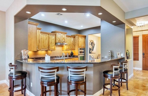 North Scottsdale Condo | Awesome TROON North 3/3 Pinnacle Peak Condo. Across from the Four Seasons Resort