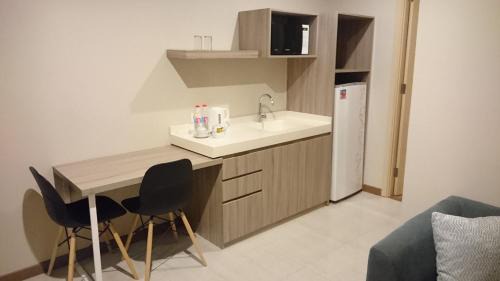 Kuningan Hotel | Ayaka Suites