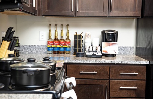 Indianapolis Condo | Ayash King Bed Suite In Keystone/Broad-Ripple/Carmel