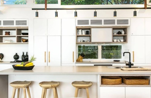 Byron Bay House | Ayindi Byron Bay (beach house) - Best Views and across the road from the beach