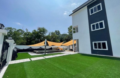 Shah Alam House | Ayra De Villa -Ayra Homestay 9-bedroom with Private Pool