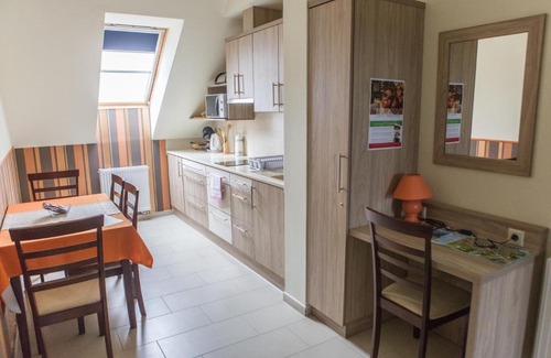 Sarvar Apartment | Azúr Ház Gyöngyvirág Apartman