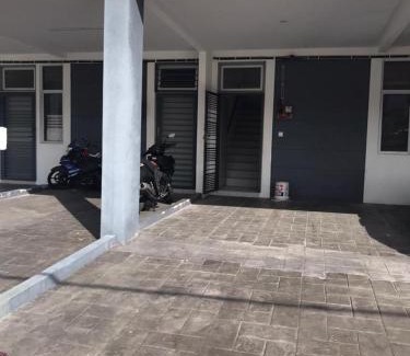Ijok House | AZ HomeStay Bandar Puncak Alam