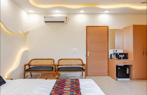 Noida House | Aza Farm a Luxury Farmhouse