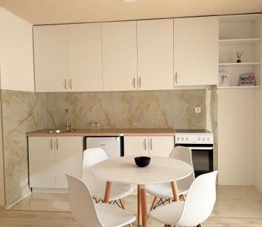 Radanovici Apartment | AZA holiday
