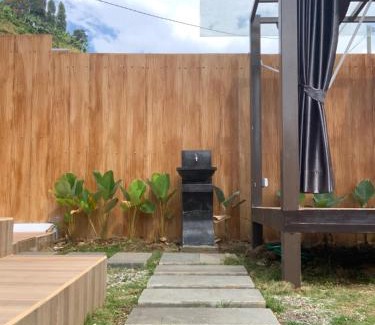 Ngamprah Cabin | Azalea 2 - Private Triangle