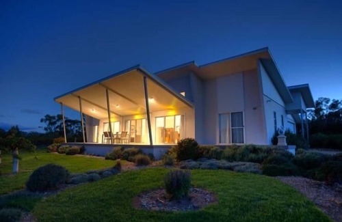 Ballandean House | Azjure Studio Retreat