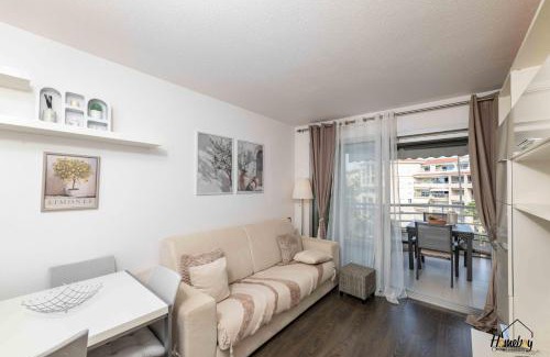 Golfe Juan Apartment | Azur Élégance, piscine & plages
