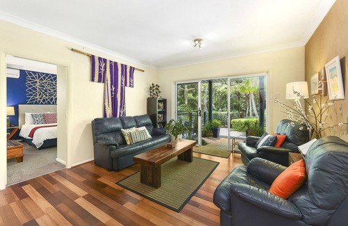Port Macquarie House | Azura Beach House B&B