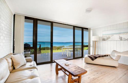 Callala Beach House | Azure Absolute Beachfront I Pet Friendly