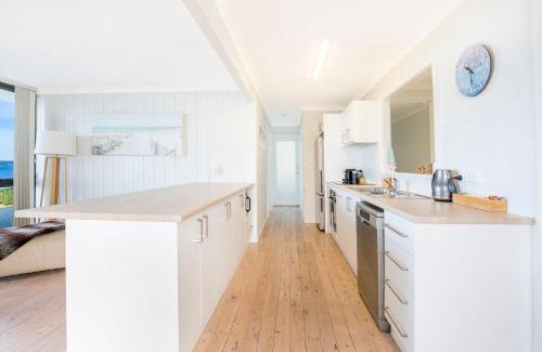 Callala Beach House | Azure Absolute Beachfront I Pet Friendly