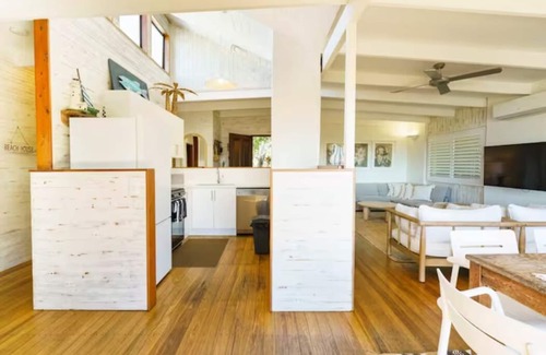 Marcus Beach House | AZURE - BEACH HOUSE ON THE BEACH