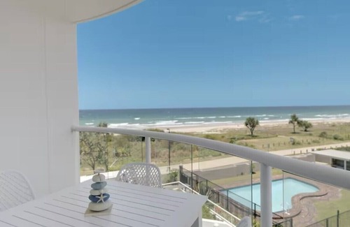 Palm Beach Apartment | Azure Beachfront Bliss~ Ocean Views~ 2 Brm Retreat