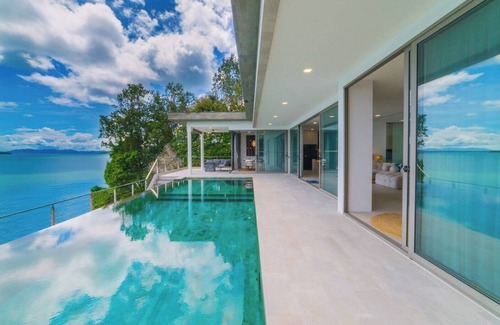 Pa Klok Villa | Azure Beachfront Villa