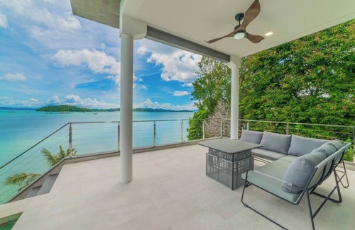 Pa Klok Villa | Azure Beachfront Villa