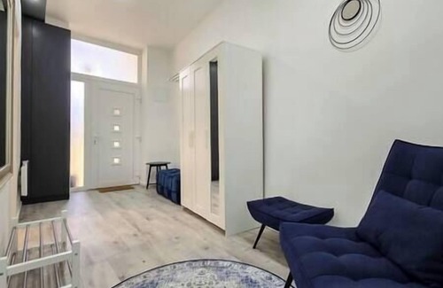 Terezvaros Apartment | Azure Dream Home Budapest