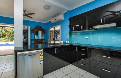 Arcadia House | Azure on Geoffrey Bay