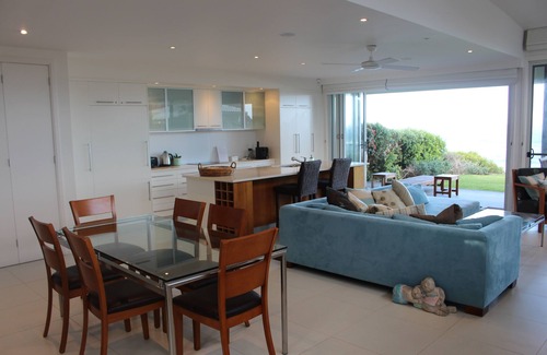 Boomerang Beach House | Azure on the Beach 2 Top 10 Beach House.