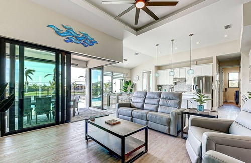 South Gulf Cove House | Azure Paradise | Canal View | Dock | 2 Masters | Spa