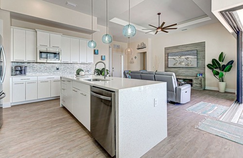 South Gulf Cove House | Azure Paradise | Canal View | Dock | 2 Masters | Spa