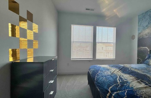 Maxwell House | Azure Skies Modern Abstract Home