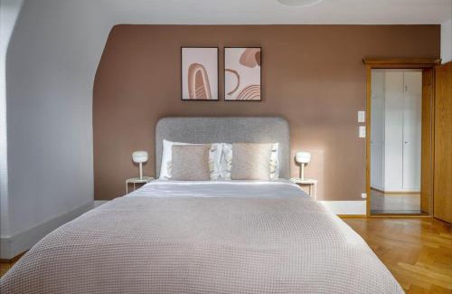 Wipkingen Apartment | Azure Suite
