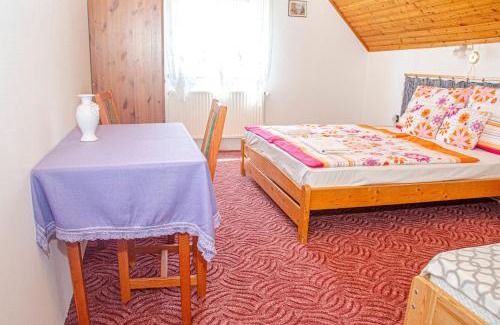 Koveskal House | Bánóporta