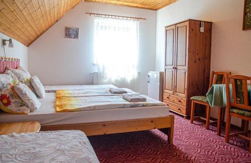 Koveskal House | Bánóporta