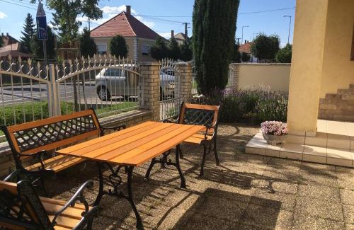 Sarvar Apartment | Bözsi Apartman