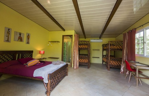 Copecito Bed & Breakfast | B&B CABANAS LOS COLIBRIS: Tropical garden, sea and mountains nearby!