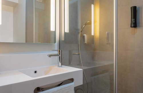 Cran-Gevrier Hotel | B&B Hotel Annecy Cran-Gevrier