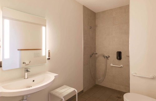 Clermont-Ferrand Hotel | B&B HOTEL Clermont-Ferrand A71/A75 La Méridienne