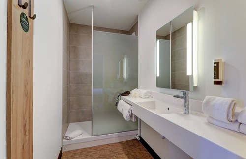 Dijon Hotel | B&B HOTEL Dijon Valmy Toison d'Or