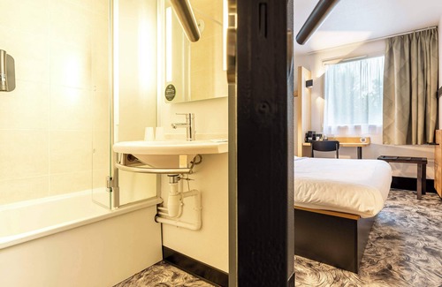 Saint-Herblain Hotel | B&B HOTEL Nantes Atlantis Le Zénith