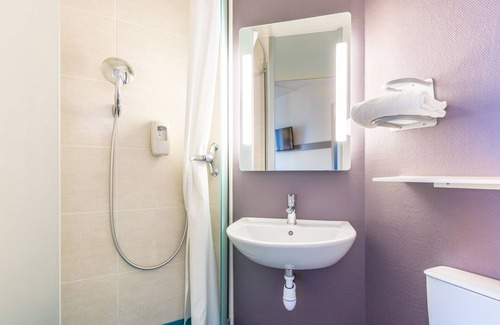 Tours Hotel | B&B HOTEL Tours Nord 2 La petit Arche