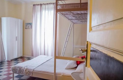 Tresana Bed & Breakfast | B&B Il Tempo Del Vento in front of the Castle
