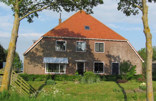 Schellinkhout Apartment | B&B in traditional Dutch farmhouse